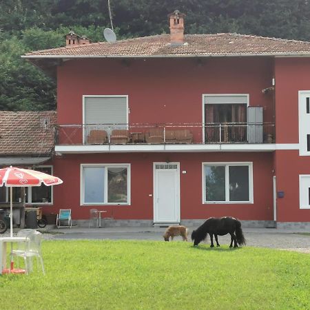 The Horse Hotel Pogno Eksteriør billede